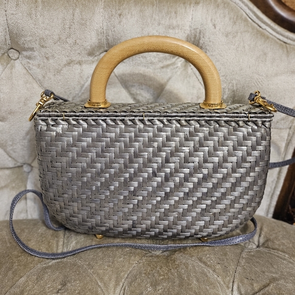 Italian Brand Roberto Rico woven plastic wricker wood top handle 2 way bag - Picture 3 of 7